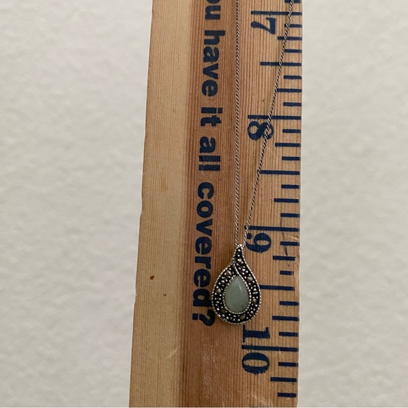 Vintage 925 NV Sterling Silver Jade Marcasite Teardrop Pendant 18” Necklace 3g. - Picture 10 of 16